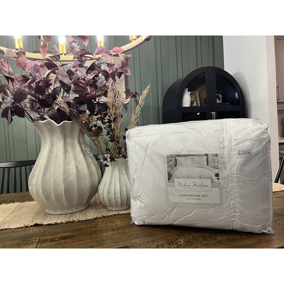 Modern Heirloom Full/Queen Comforter Set White with 2 Shams – New - Picture 1 of 9